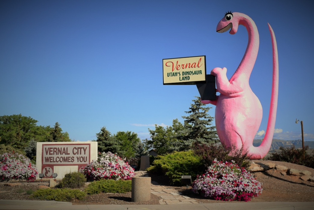 dinosaur land in vernal